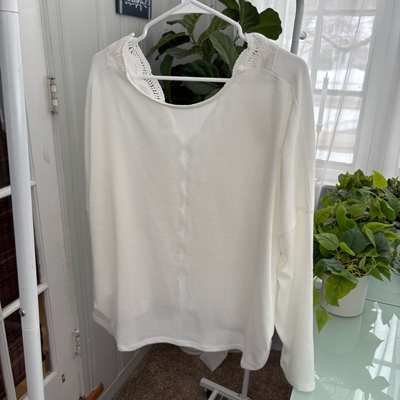 Back Button Top, L, NWT - Picture 3 of 8